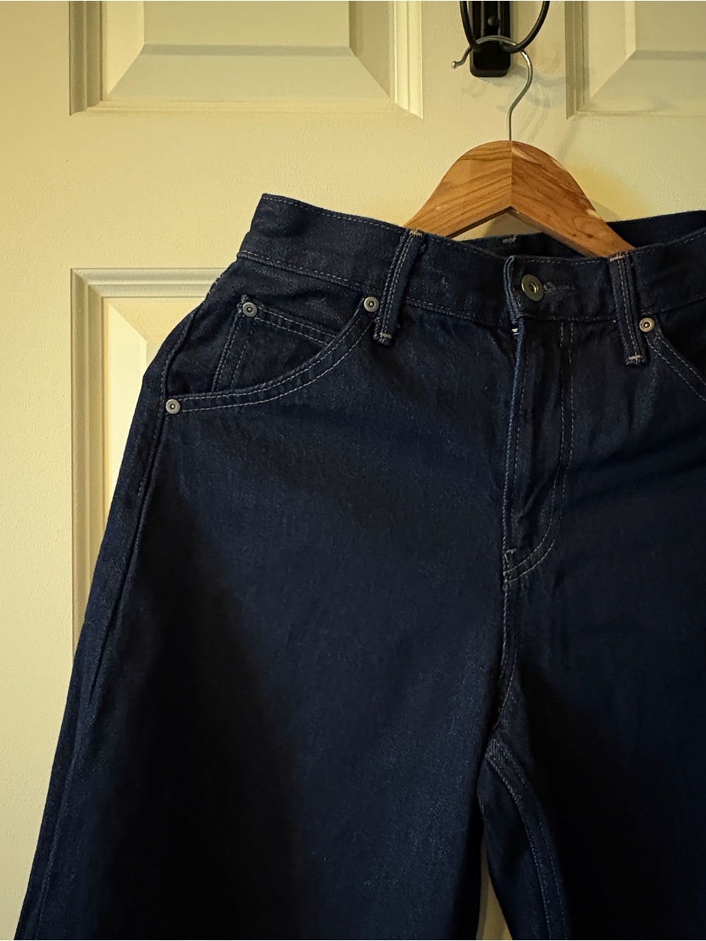 Uniqlo Barrel Jeans in Navy - Picture 3 of 6
